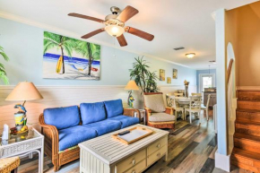 Port Aransas Condo with Pool Access - Walk to Beach!